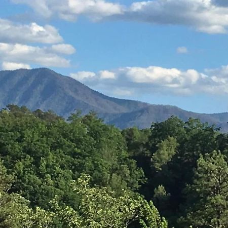Romantic Mtn Cabin Hot Tub & Jacuzzi Views Sevierville Luaran gambar