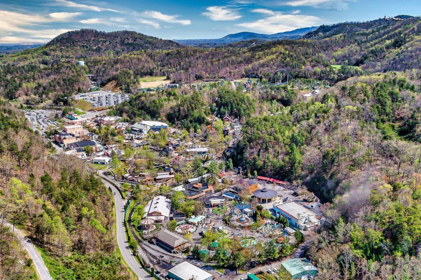 Romantic Mtn Cabin Hot Tub & Jacuzzi Views Sevierville Luaran gambar