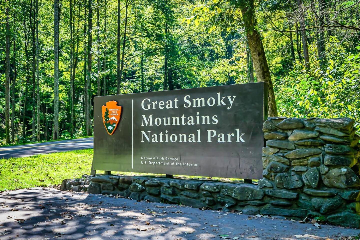 Romantic Mtn Cabin Hot Tub & Jacuzzi Views Sevierville Luaran gambar
